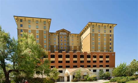 Drury Inn & Suites San Antonio Near La Cantera® Parkway - Drury Hotels