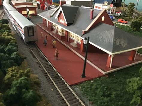 Gallery Pictures Walthers City Station - Kit - 17-5/8 x 5-7/8 x 4-3/8'' HO Scale Model Railroad ...