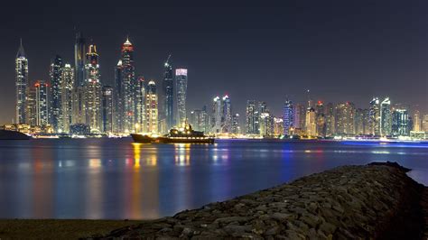 Dubai Marina Skyline | Skyline, Dubai, New york skyline