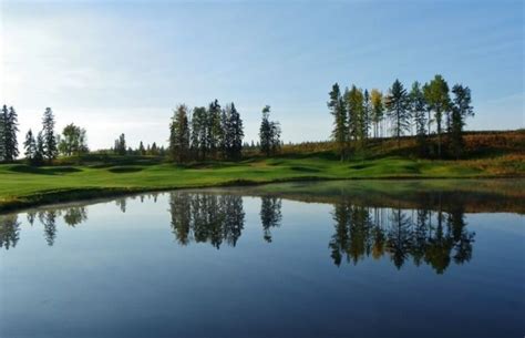 Trestle Creek Golf Resort - Par-3 Course in Entwistle, Alberta, Canada | GolfPass