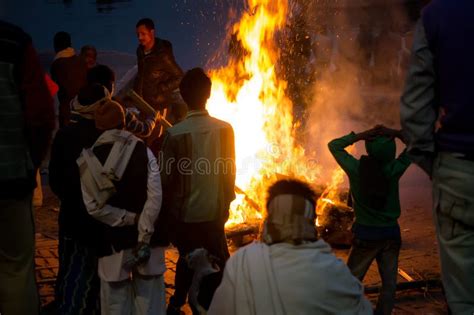 Cremation Ceremony in Manikarnika Ghat on the Ganges River in Varanasi ...