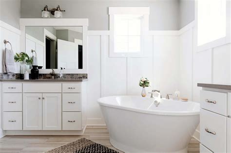 Bathroom Wall Paneling Ideas | From Modern to Vintage