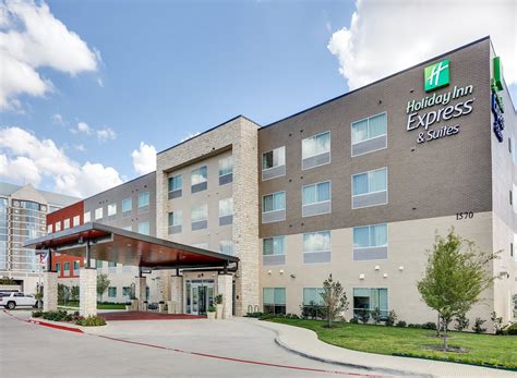 HOLIDAY INN EXPRESS & SUITES DALLAS NW - FARMERS BRANCH, AN IHG HOTEL $107 ($̶1̶1̶7̶) - Updated ...