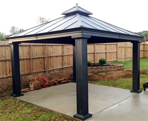 Are Hardtop Gazebos Top-Heavy? – Tips from Handyman