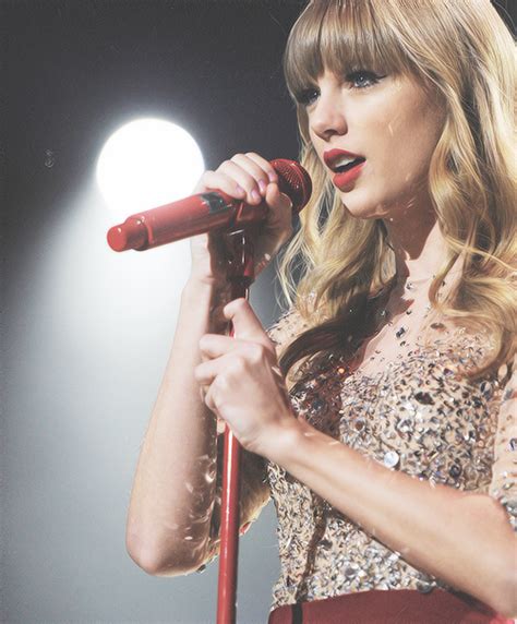 Love the Red mic | Taylor swift, Taylor swift 13, Taylor alison swift