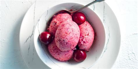 Easy Cherry Gelato Recipe - La Cucina Italiana