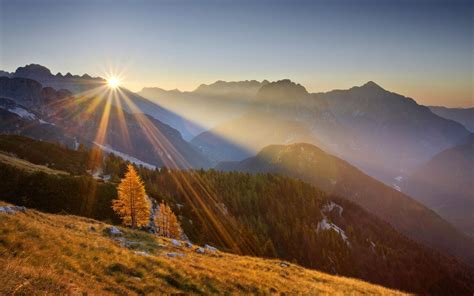 Sunrise Over The Mountains HD wallpaper