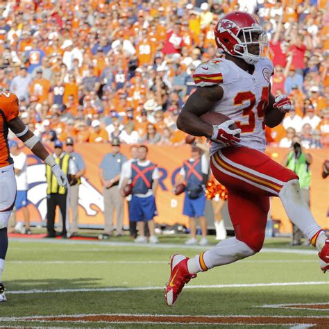 Jamaal Charles Injury Makes Knile Davis a Legitimate Fantasy ...