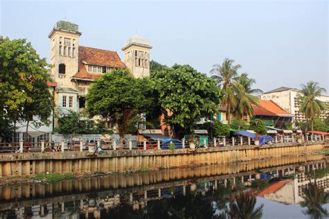 5 Things to Know Before Traveling to Jakarta - The Sweetest Way