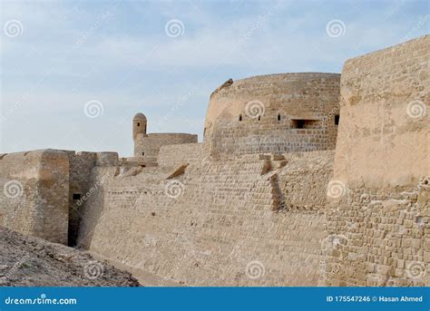 Bahrain National Fort View at Sunny Day Stock Photo - Image of landscape, boats: 175547246