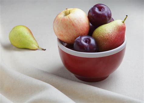 Fruit Bowl Still Life Photograph by Paul Cowan