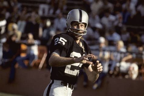 Raiders’ Fred Biletnikoff remembers Super Bowl II | Las Vegas Review-Journal