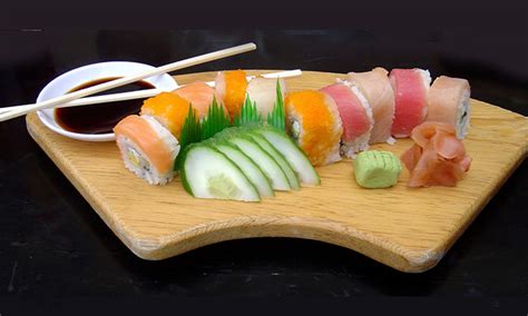 Bonito Sushi & Thai, Afhalen voor 2: sushiboot (47 stuks): Spare 30%