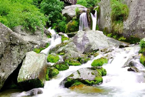 Jogini Waterfall, Manali | Trek Route, Best Time & Timings