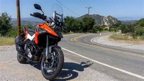 Here's How RideApart's Suzuki V-Strom 1050 Handled Canyon Country