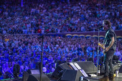 6 Amazing Concerts That Rocked Wrigley Field: Were You There?