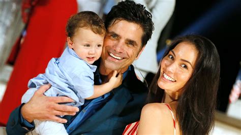 John Stamos Gives Off Uncle Jesse Vibes In Adorable Family Sing-Along ...