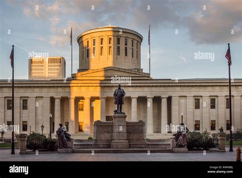 Ohio capital building Columbus Stock Photo - Alamy