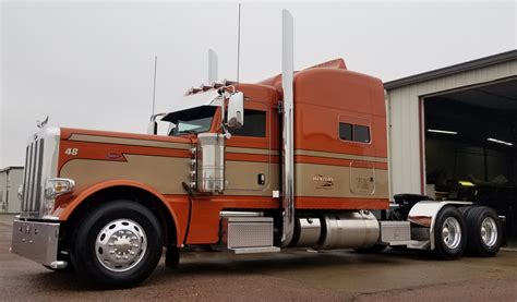 CUSTOM SEMINOLE PAINT JOB - Peterbilt of Sioux Falls