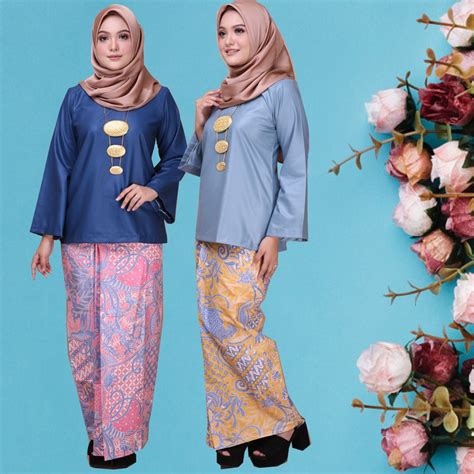 Baju Kurung Kain Batik / Pin By Carman Kok On Traditional Wear Set Outfit Batik Fashion Fashion ...