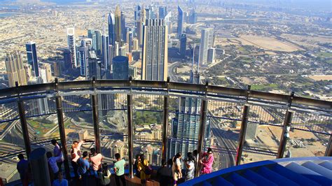 How to Go Up the Burj Khalifa’s Observation Deck | Chasing Places Travel Guide