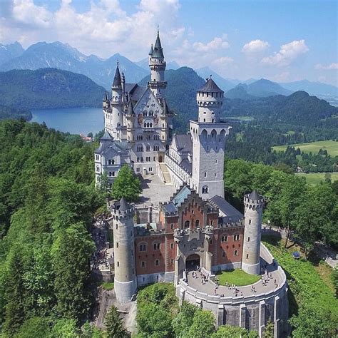 Neuschwanstein castle, Schwangau, Bavaria Germany.Photo by: @levanterma Double tap if you like ...