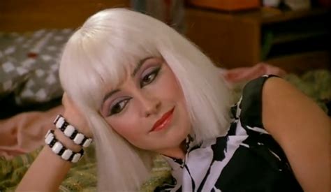 Annie Potts in Pretty in Pink. | Pretty in pink, Pretty, Annie potts