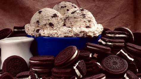 Oreo Cookies Make The Perfect Base For Mini Ice Cream Sandwiches