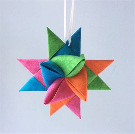 Fabric Folded Star Ornaments - Quilting Digest