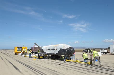 Mysterious X-37B Military Space Plane's Landing in Photos | Space