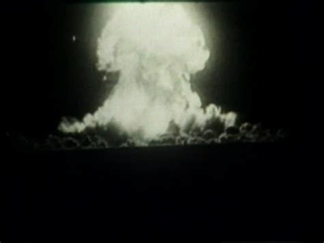 70 Years Ago, First Atomic Bomb Tested in U.S. - YouTube