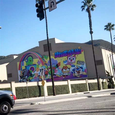 Look for the animation or WB superheroes mural on the north-facing soundstage at Warner Bros ...