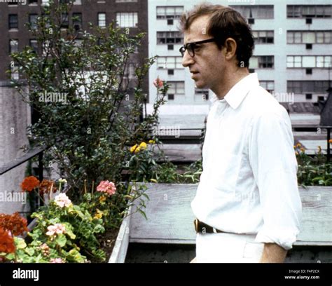 Woody Allen / Annie Hall 1977 Directed Woody Allen Stock Photo - Alamy