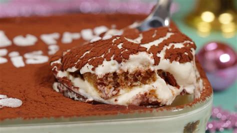 Christmas Tiramisu Recipe (Italian Coffee Flavored Dessert) - Cooking ...