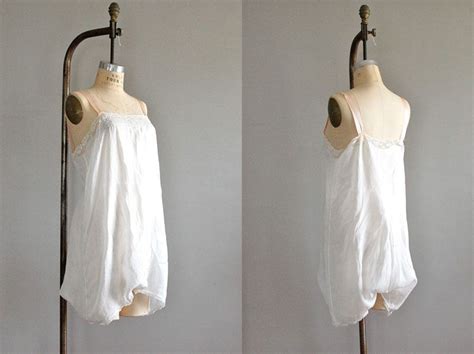 vintage 1920s Nainsook Envelope Chemise | Fashion, Vintage outfits, Chemise