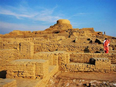 The world's oldest civilization Mohenja Daro | World heritage sites ...