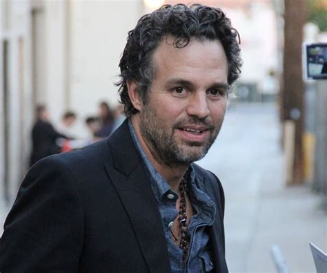 Mark Ruffalo Biography - Facts, Childhood, Family Life & Achievements