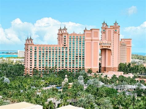 Atlantis Bahamas Review + Travel Guide — A Charming Escape