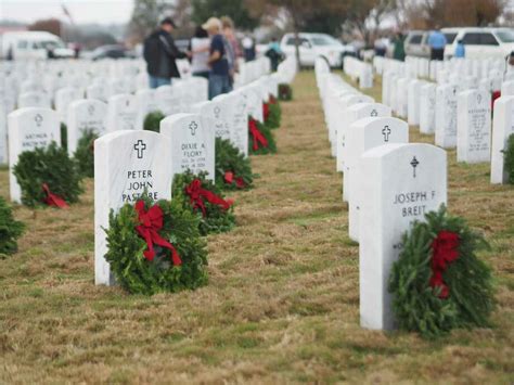 Record number of wreaths laid at Fort Sam Houston - San Antonio Express-News