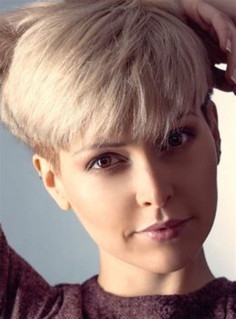 Pin by Katalin Wlassics on Frizurák | Super short hair, Super short haircuts, Short pixie haircuts