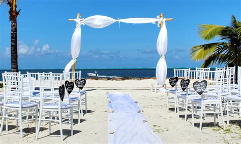 SeaBookings - Pros and Cons of a Beachside Wedding