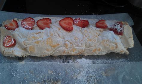 New Recipe Challenge: 65. Strawberry meringue roulade (Mary Berry)