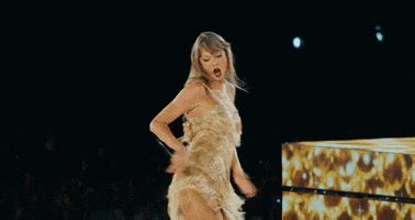 Taylor-swift-on-tour GIFs - Get the best GIF on GIPHY