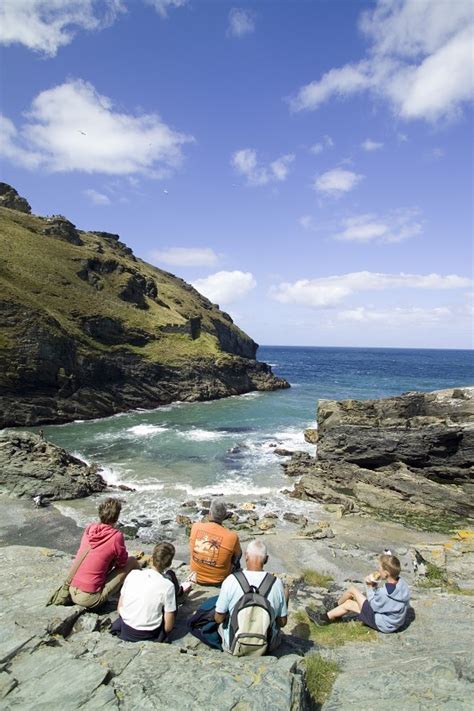 Map to Tintagel Castle, view a location map of Tintagel Castle in ...