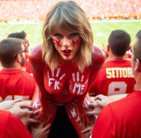 PHOTO Taylor Swift Bending Over In The Stands For Chiefs Fans