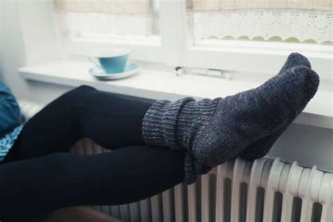 Cold Feet: 10 Causes of Cold Feet