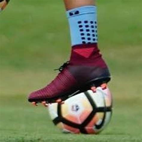 Carli Lloyd Shows Off Unique Nike Mercurial 'Prototype' Boots - Footy ...