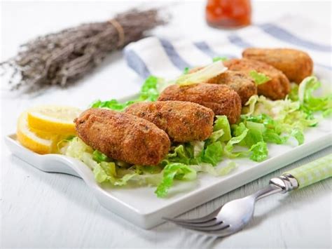 Chicken Croquettes with Chicken Cream Sauce Recipe | CDKitchen.com