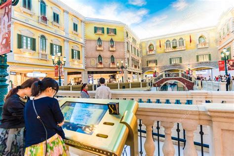 Venetian Macao Resort Hotel mall – Stock Editorial Photo © benedixs ...