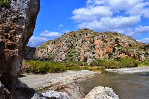 Nomadish: Hiking in gorgeous Preveli gorge